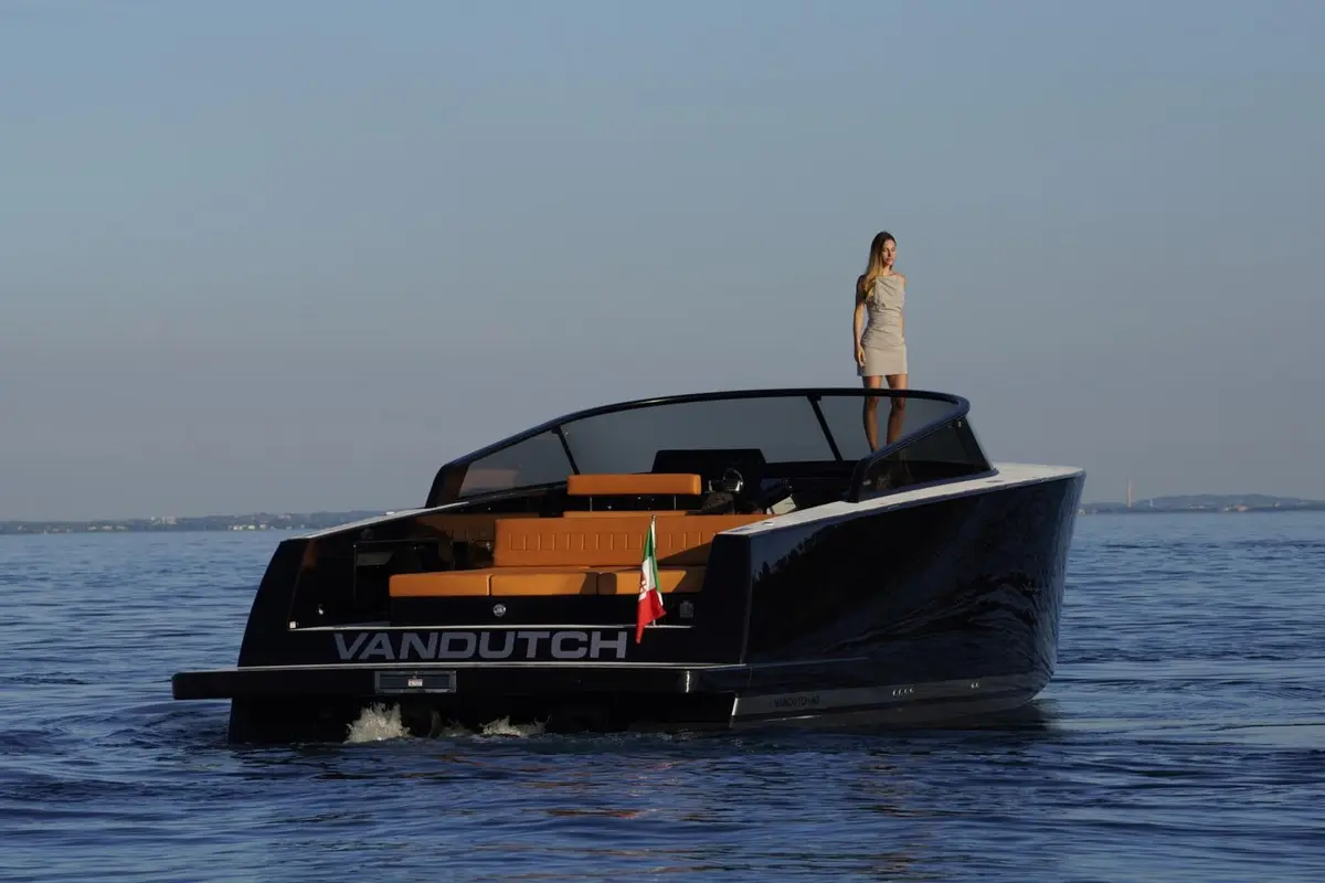 VanDutch 40, main deck — Ibiza Yachts Hire, Ibiza. VanDutch 40 — 12m