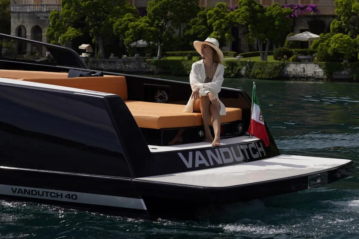 VanDutch 40, salon — Ibiza Yachts Hire, Ibiza. VanDutch 40 — 12m