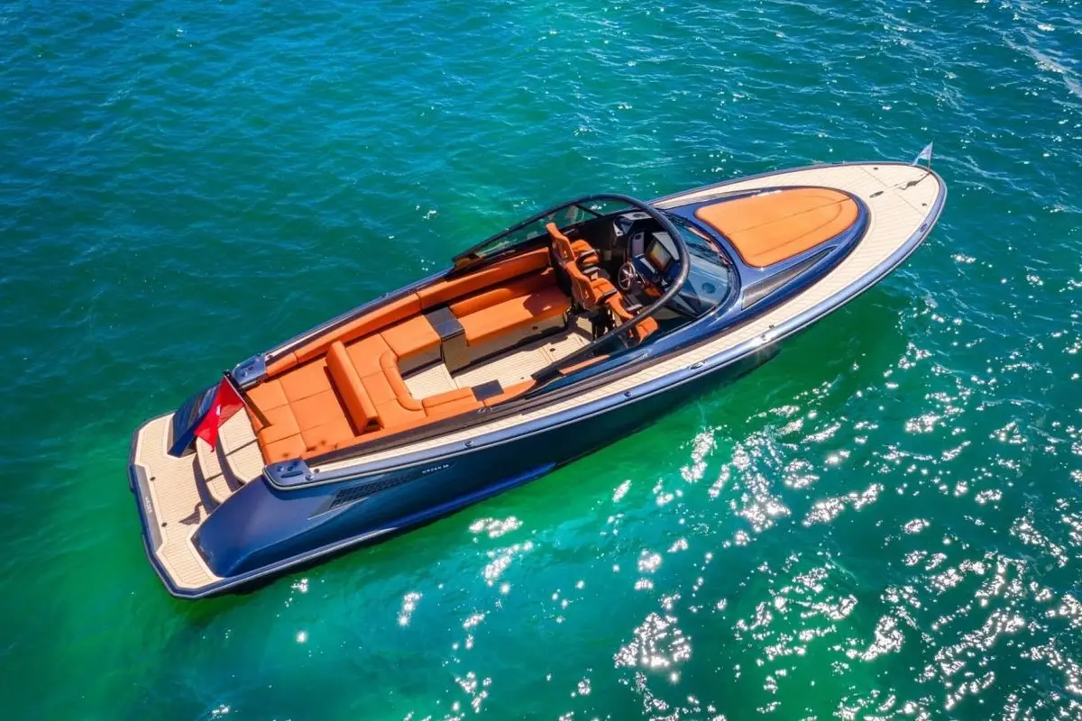 Wajer 38, main deck — Ibiza Yachts Hire, Ibiza. Wajer 38 — 11.3m