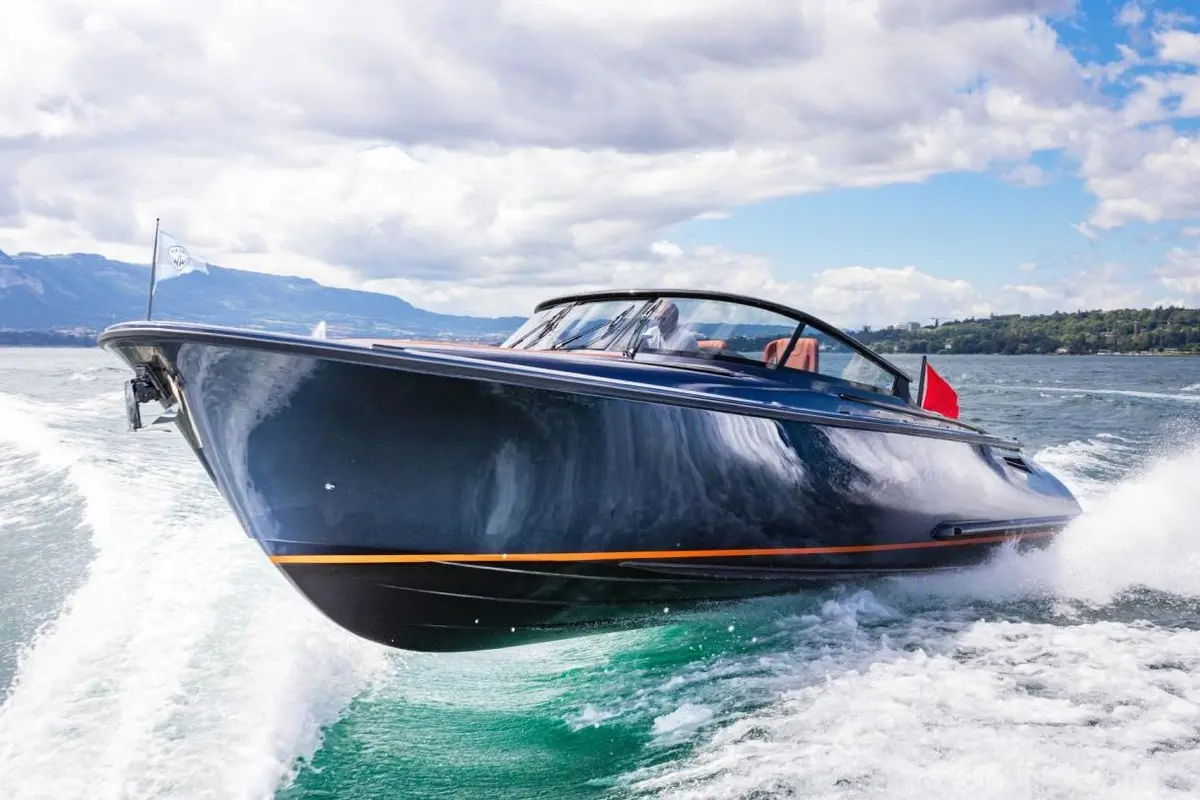Wajer 38, salon — Ibiza Yachts Hire, Ibiza. Wajer 38 — 11.3m